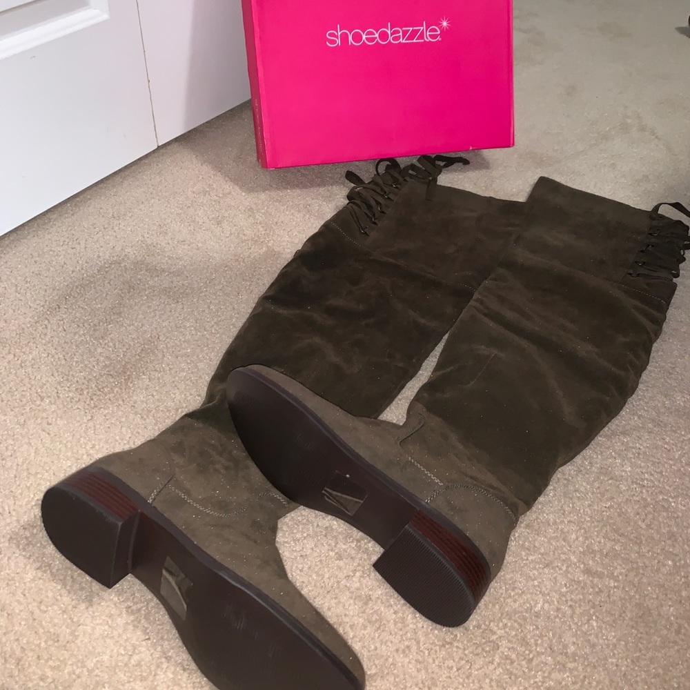 Tall flat boots
